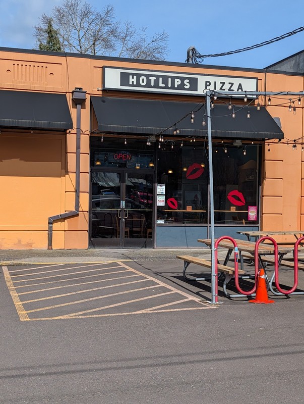 HOTLIPS Pizza - Hawthorne: photo 4