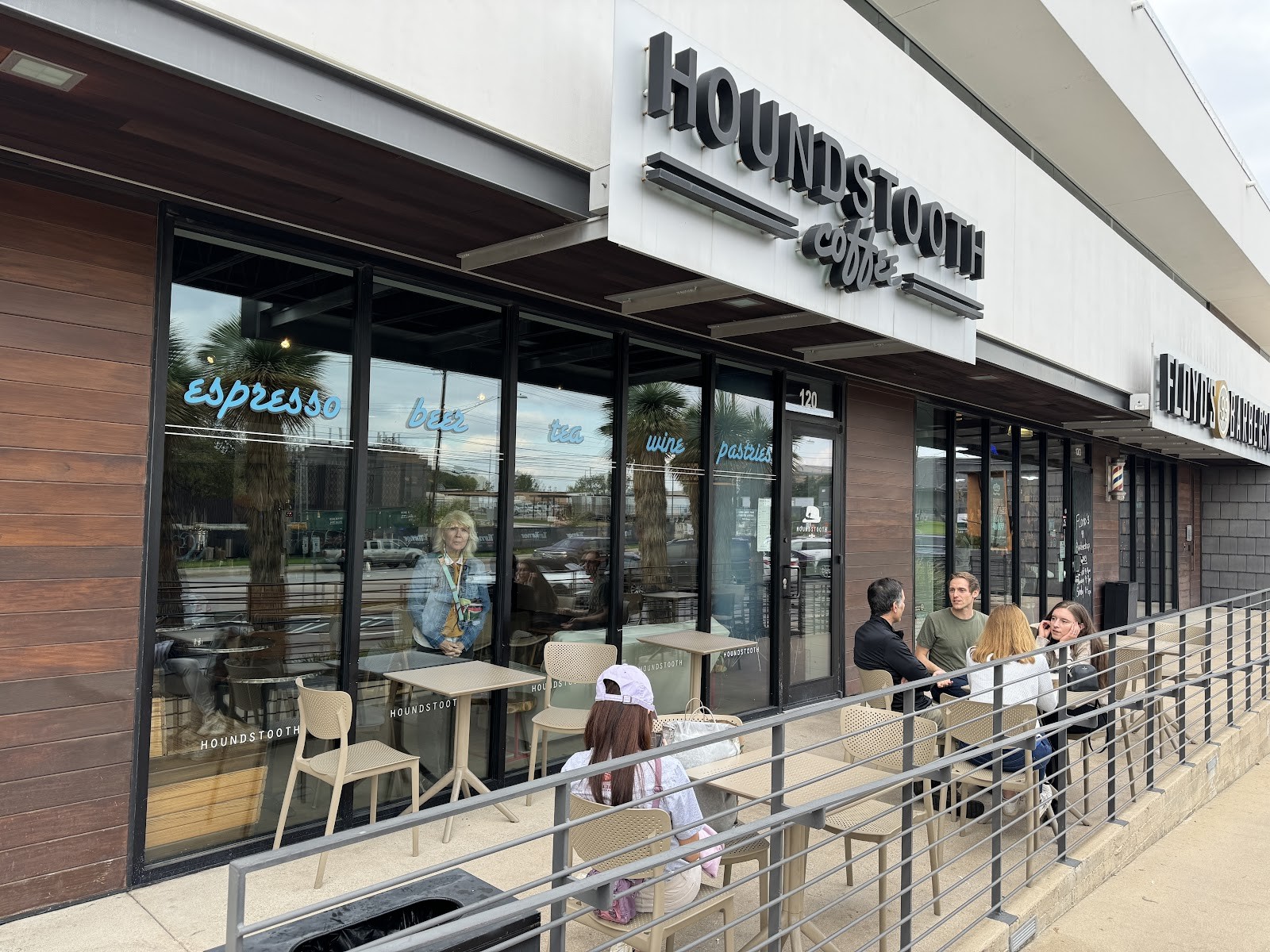 Houndstooth Coffee: the place