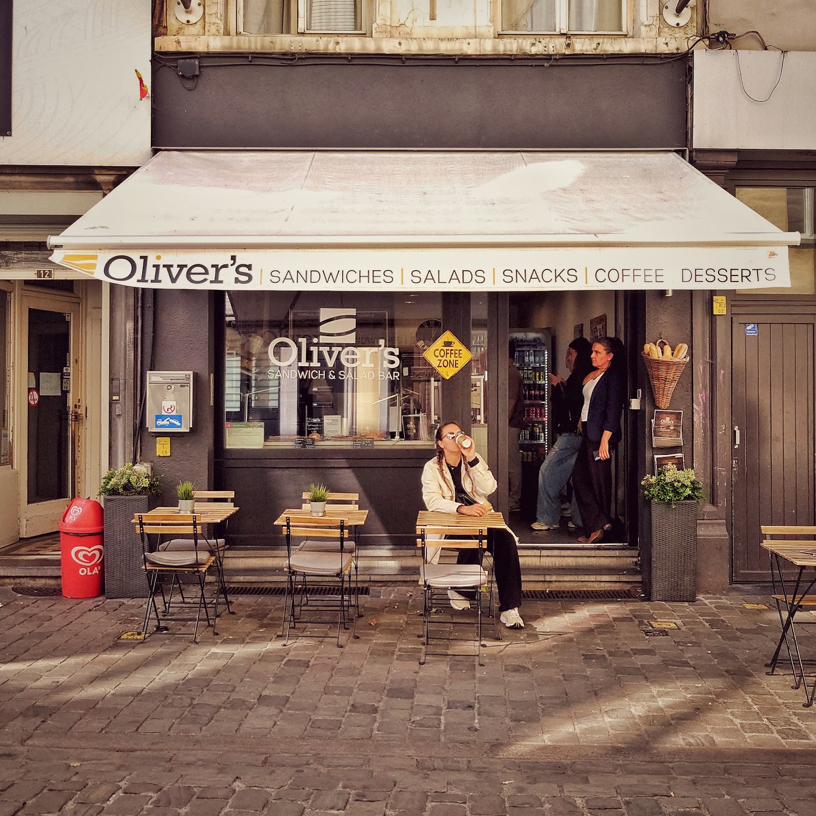 Oliver's Sandwich & Salad Bar: the place