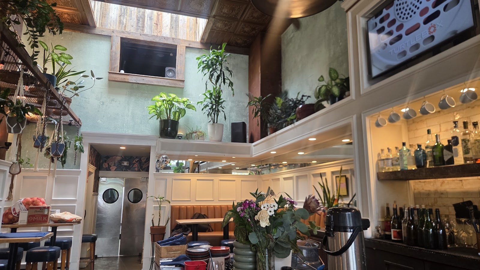 Macondray: the place