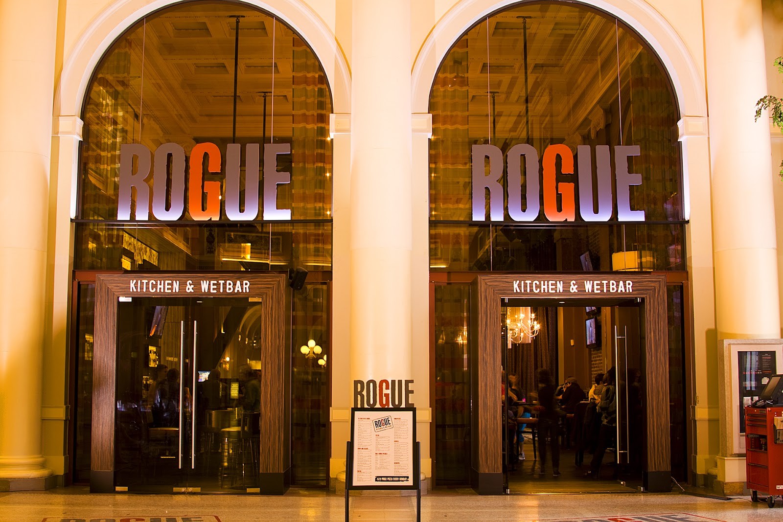 Rogue Kitchen & Wetbar: the place