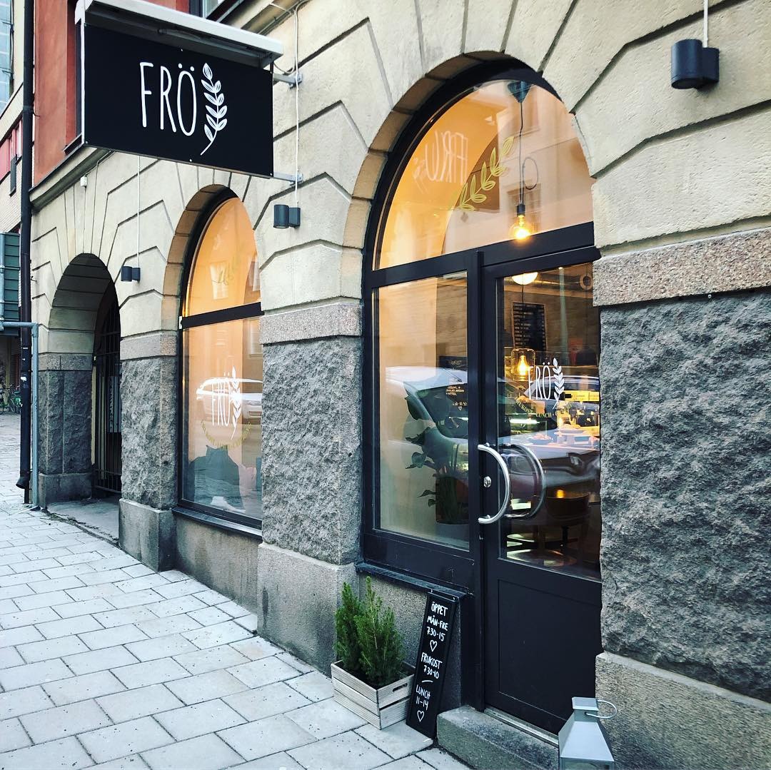 Systrarna Frö: the place