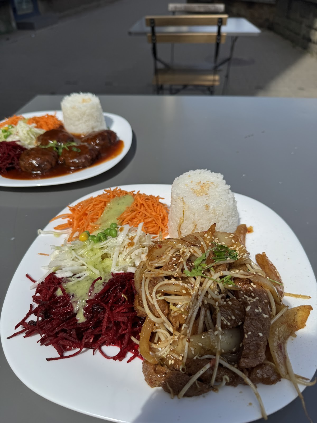 Loving Hut: food & drinks