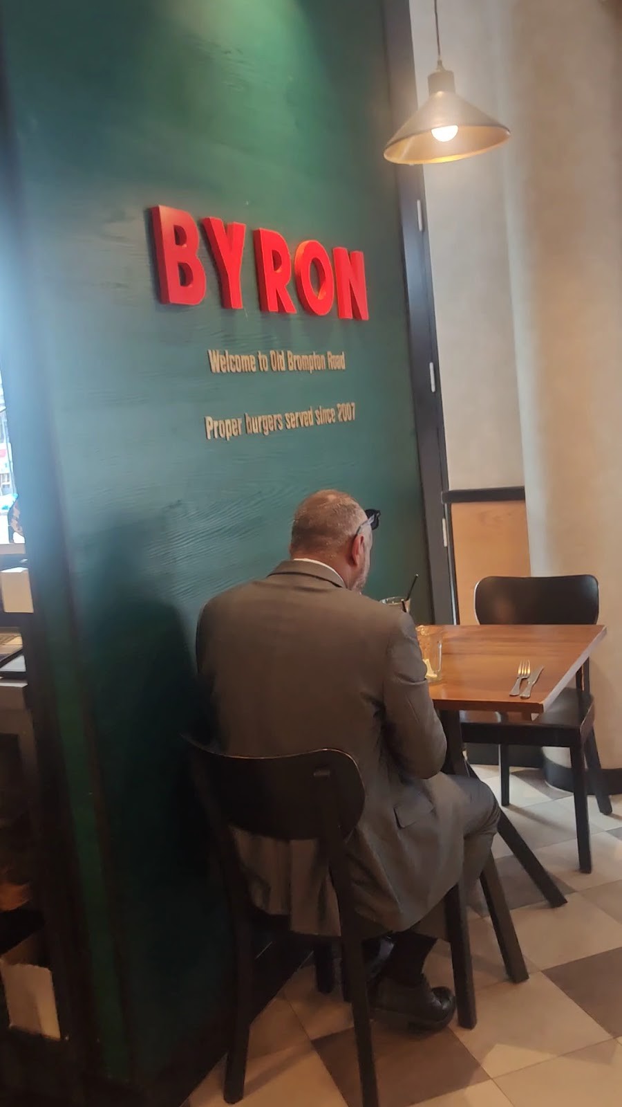 Byron - South Kensington: the place