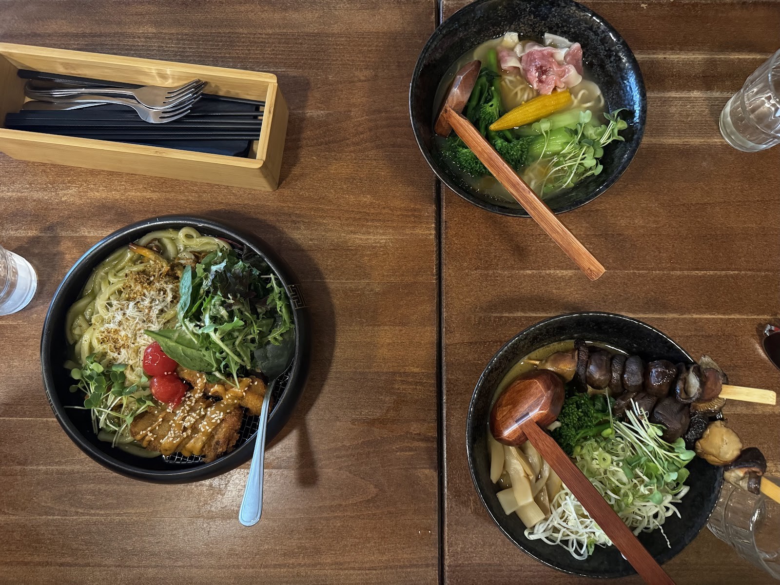Shisomen Vegan Ramen & Cocktails: food & drinks
