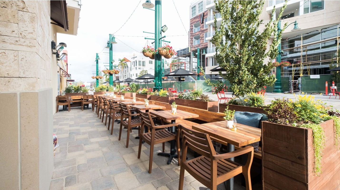 Frost Me Cafe and Bakery: the place