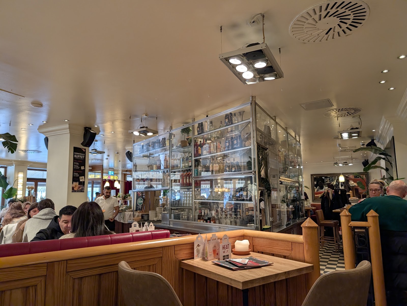 Cafe & Bar Celona Frankfurt: the place