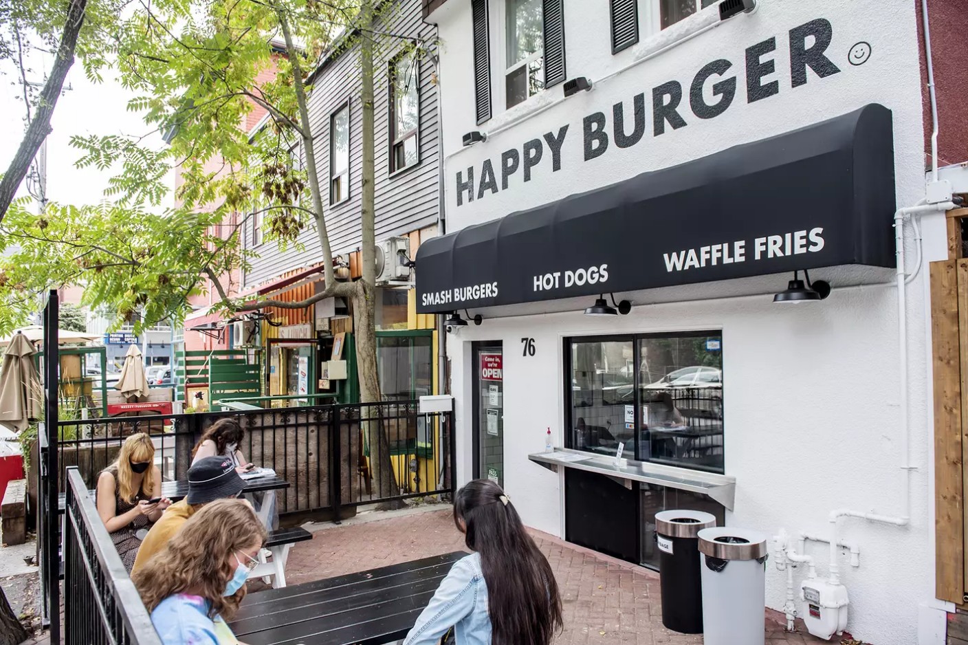 Happy Burger - Lippincott St.: the place