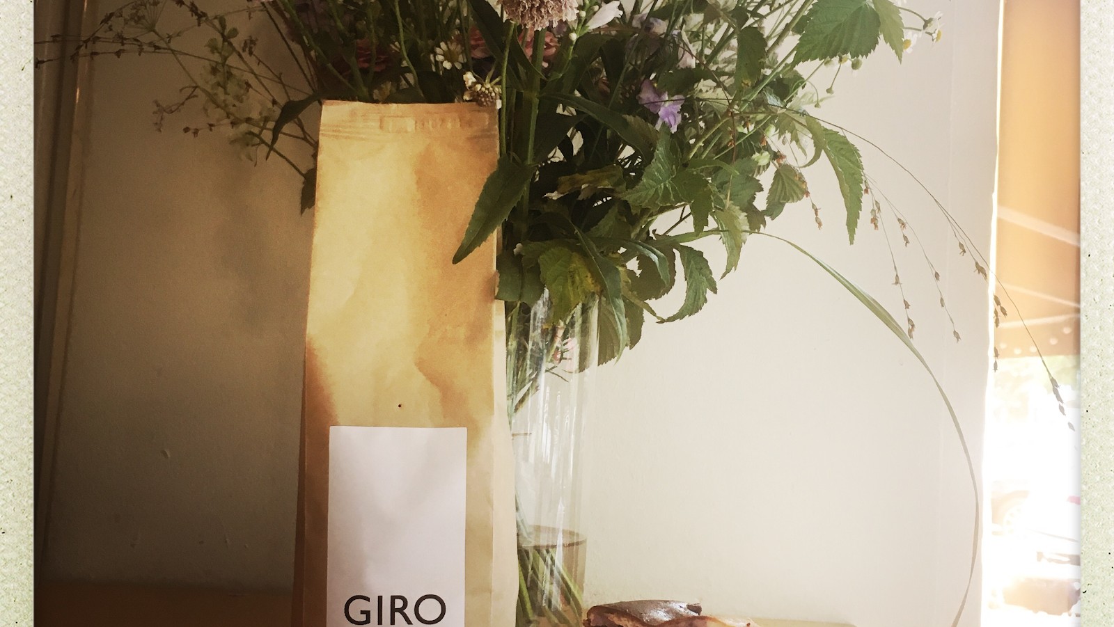 Giro Coffee Bar: the place