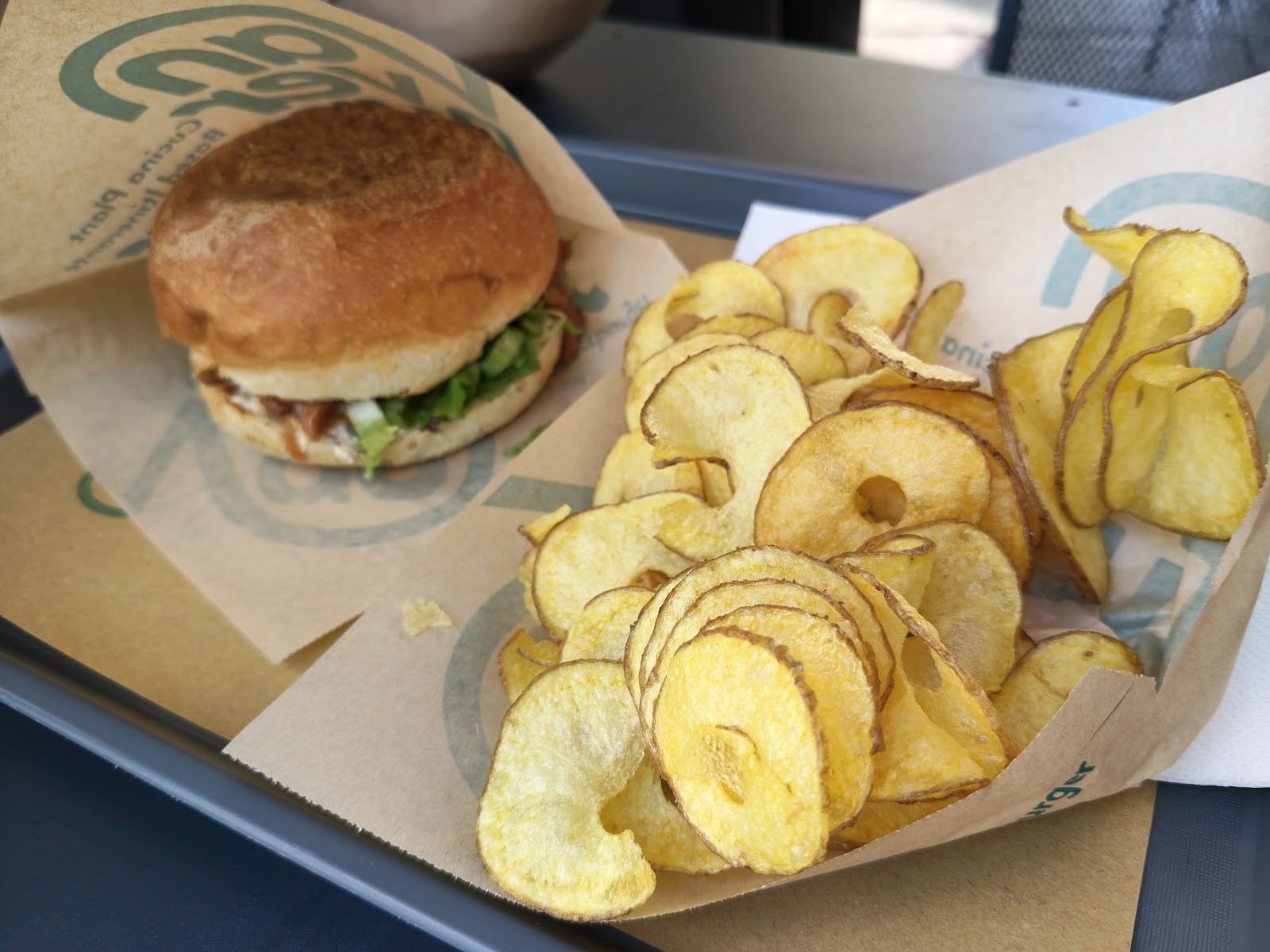 Van Ver Burger Garibaldi: food & drinks