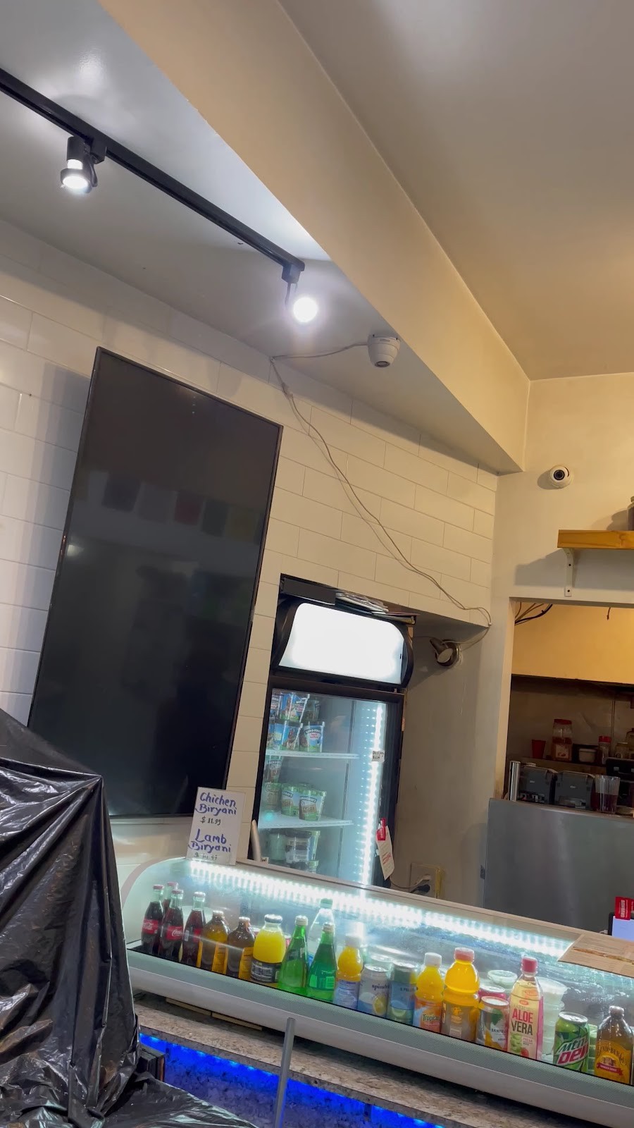 MOMO FACTORY (Lake View): the place