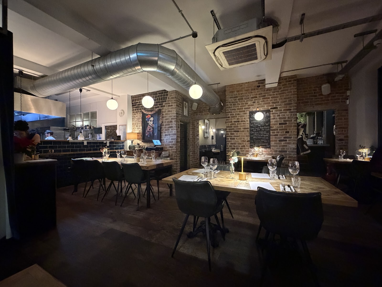 Wreck Bistro: the place