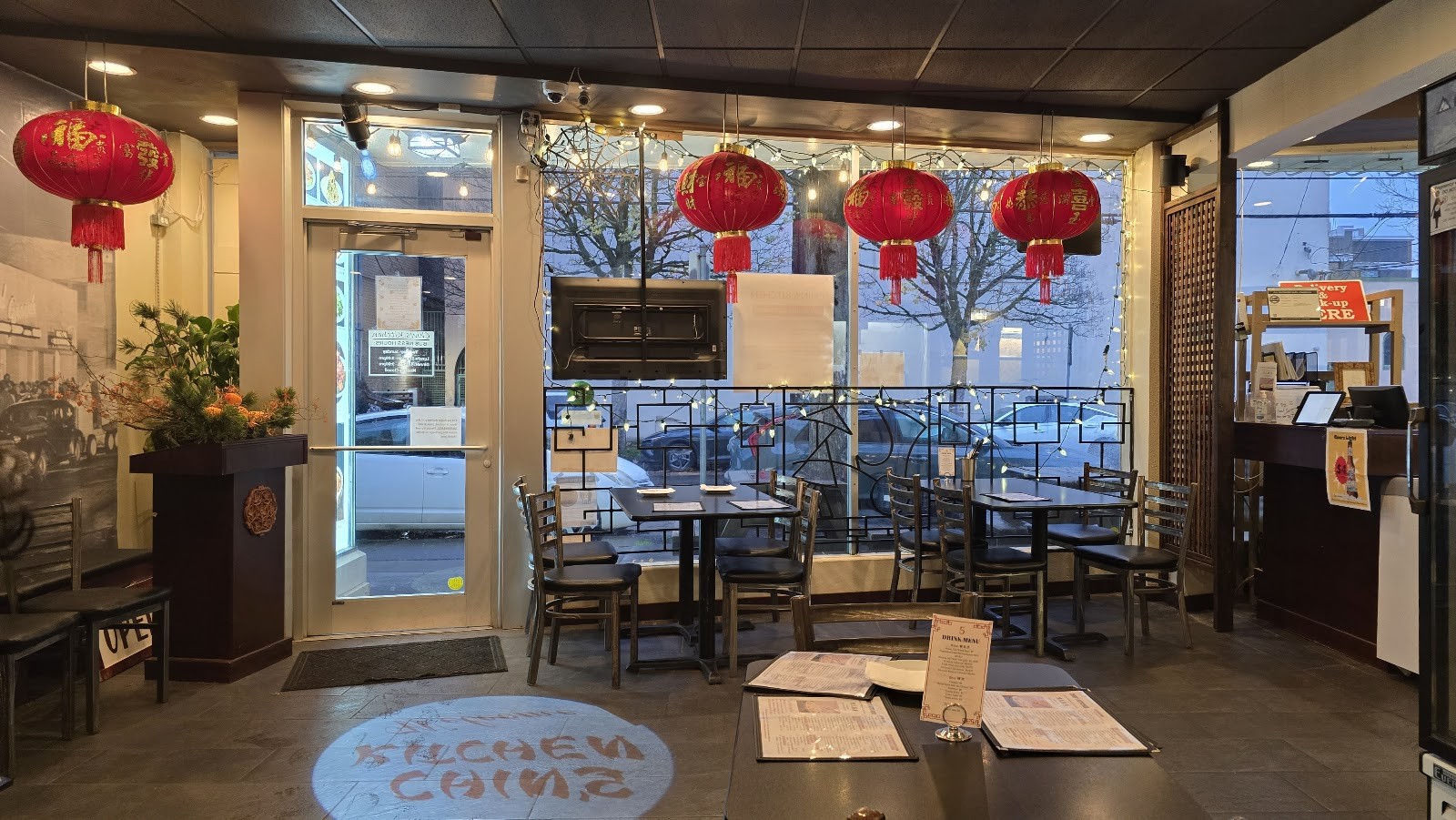 Chin's Kitchen: the place