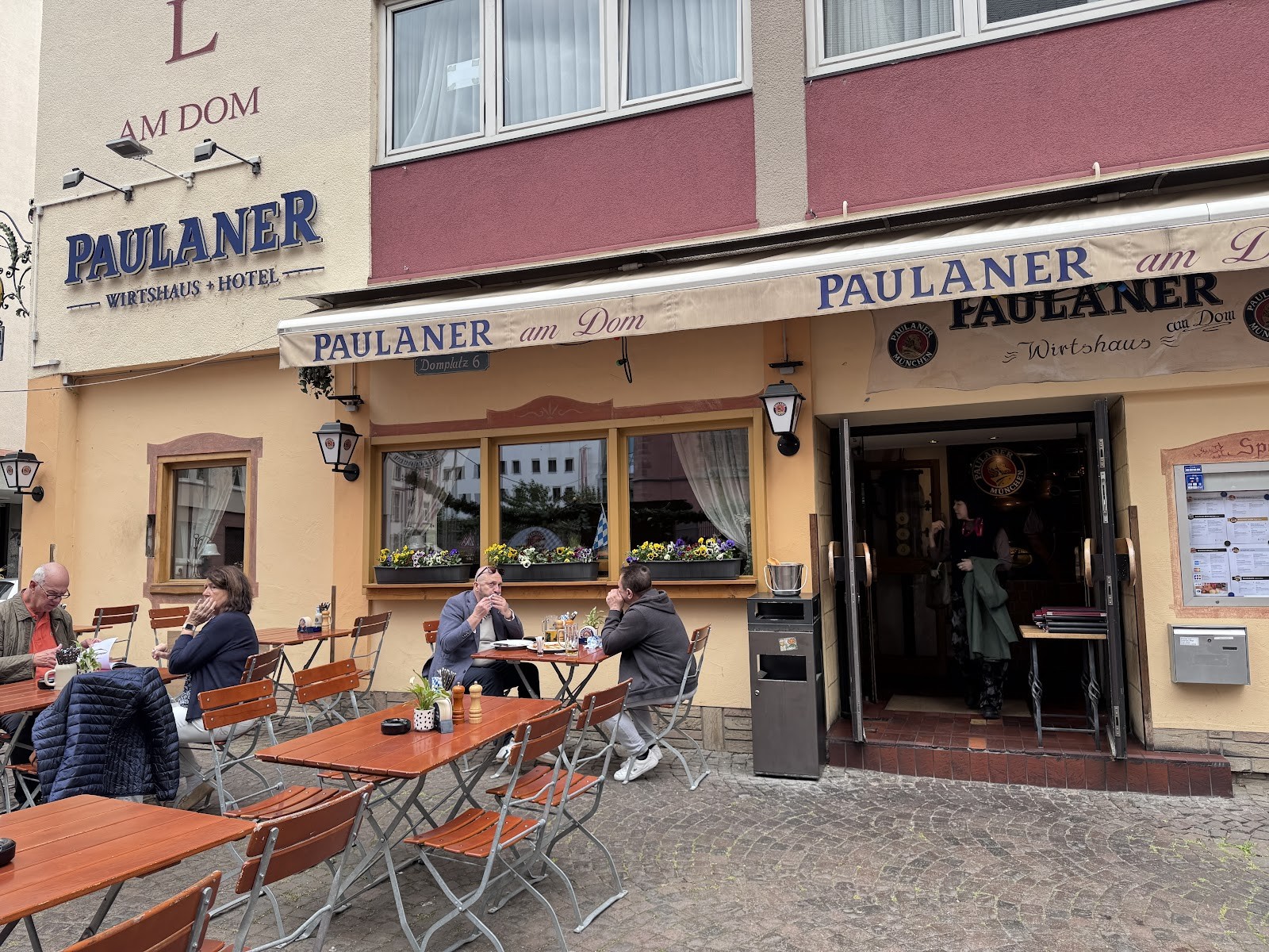 Restaurant Paulaner am Dom: the place