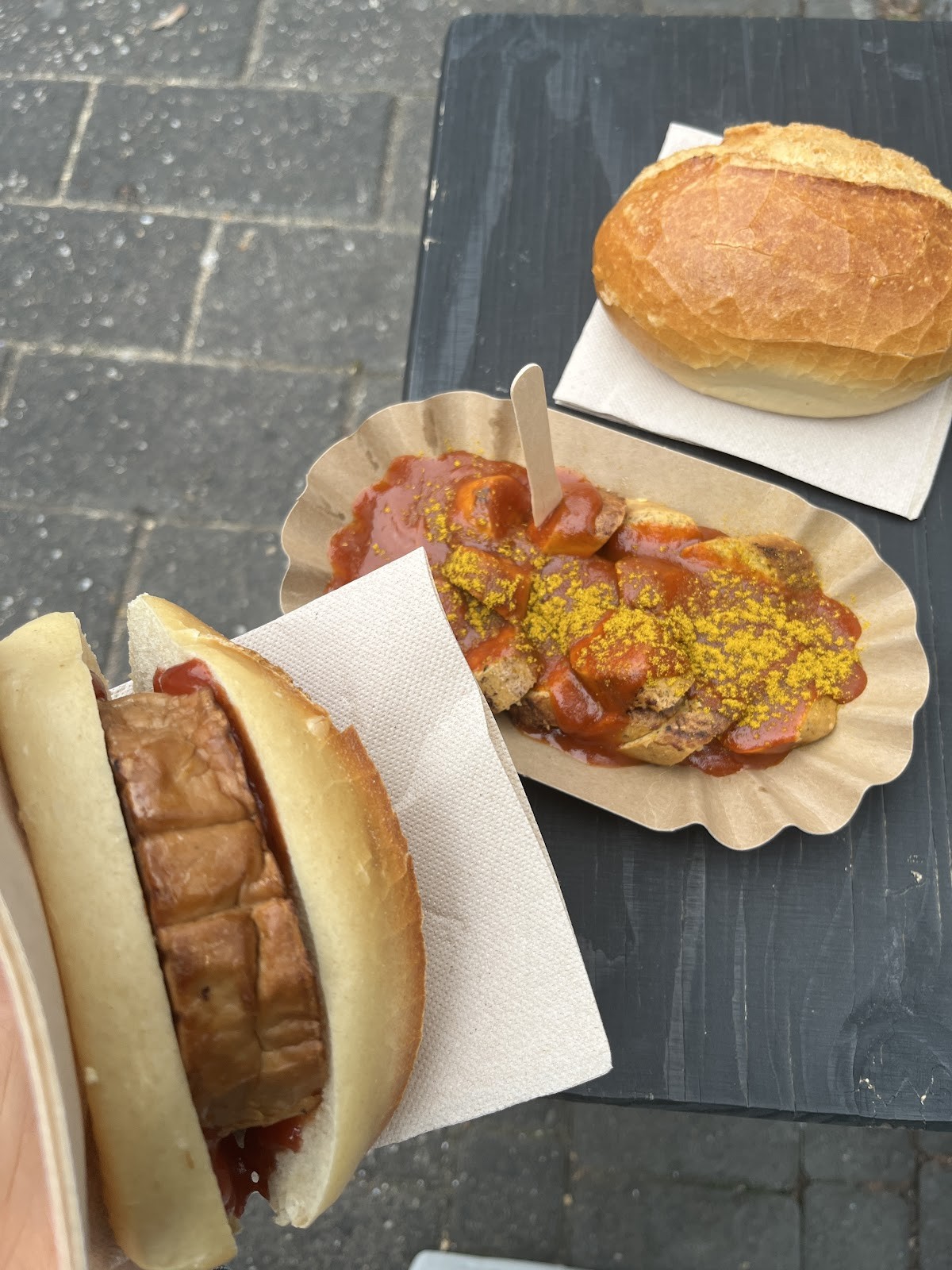 Die Vegane Fleischerei Köln - Lebensmittelhandel mit Frischetheke und Imbiss, Catering: food & drinks