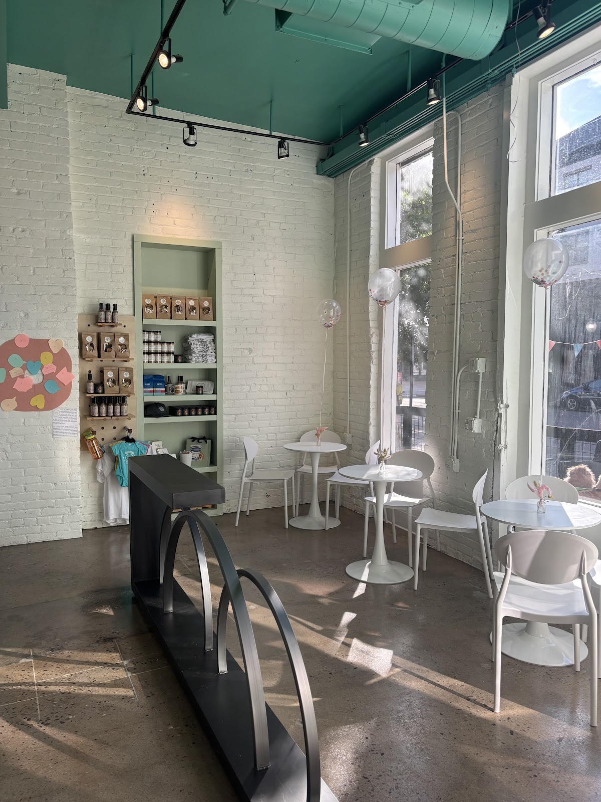 Leroy's Bagels - 29th Ave: the place