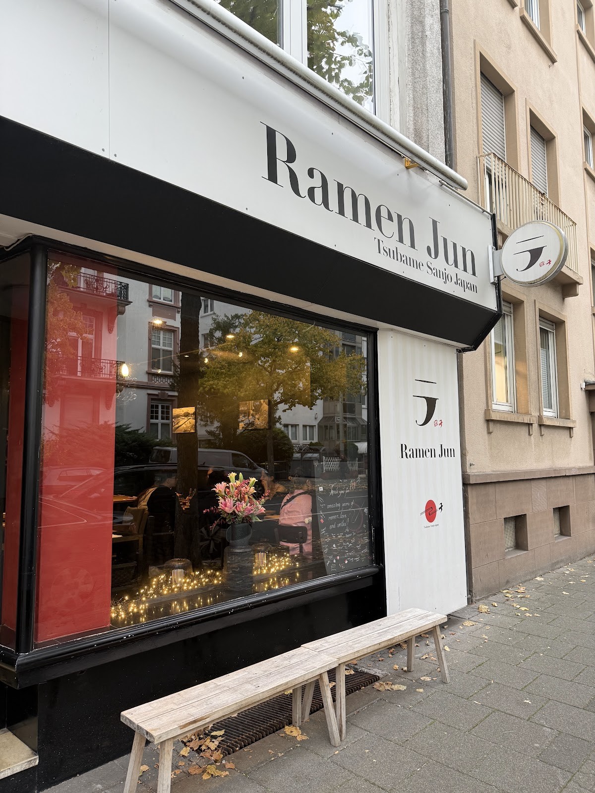 Ramen Jun Westend: the place