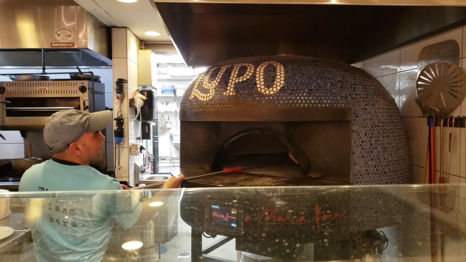 Lupo Pizzeria: the place