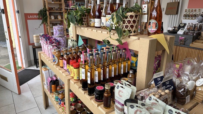 Laura's Deli & Wine: photo 4
