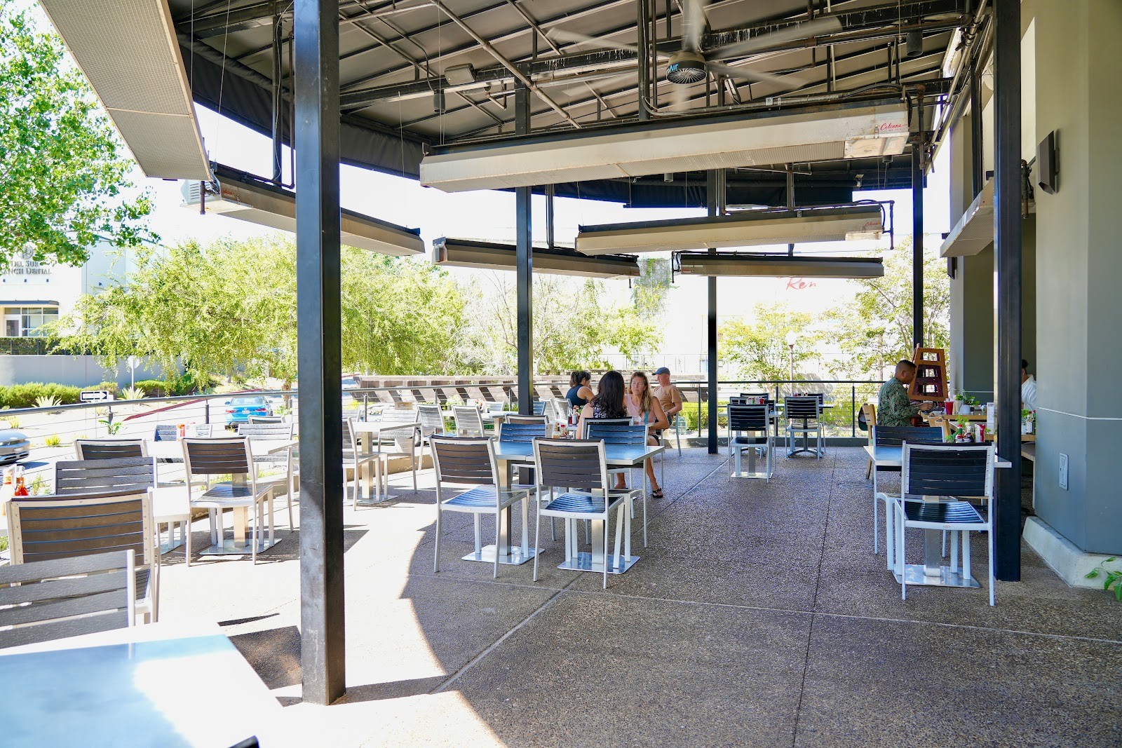 Swami's Cafe: the place
