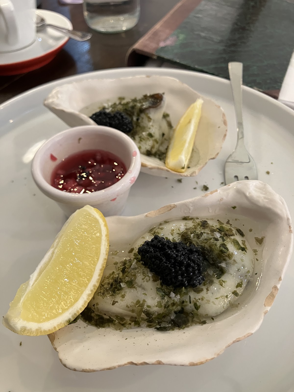 Tisch: food & drinks