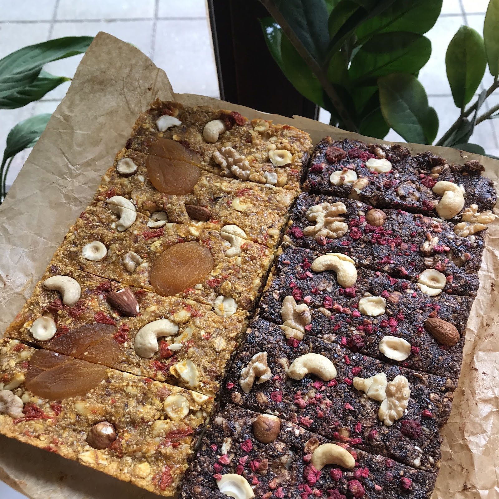 The Rolling Dackel - Bike Service & Vegan Café: food & drinks