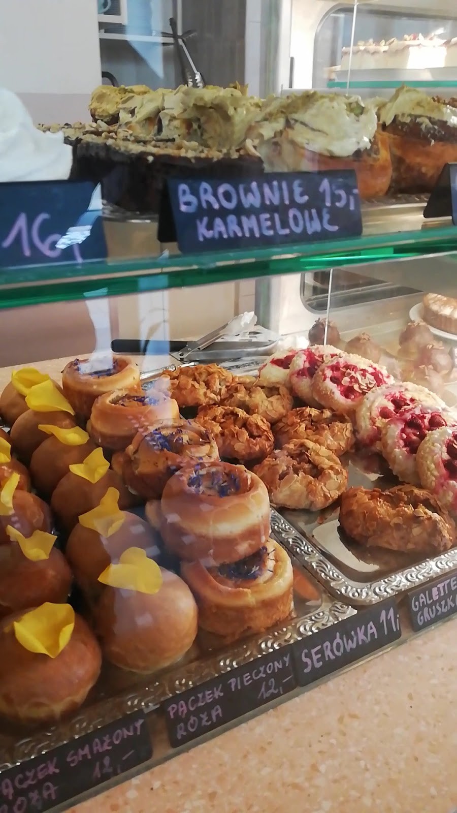 BAJA Vegan Patisserie: food & drinks