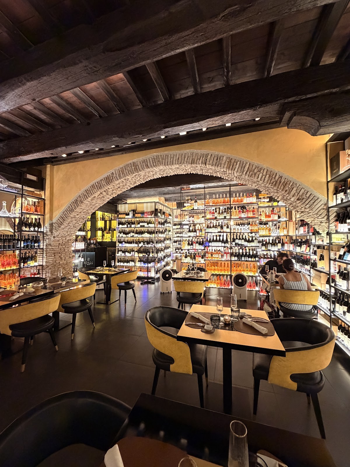 Ristorante Ad hoc: the place