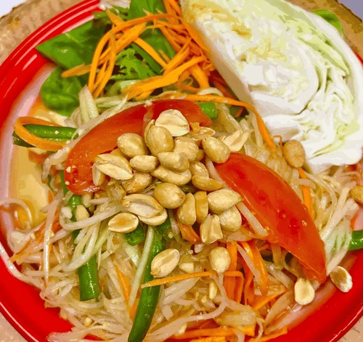 SAMATA THAI VEGAN HOUSE: food & drinks