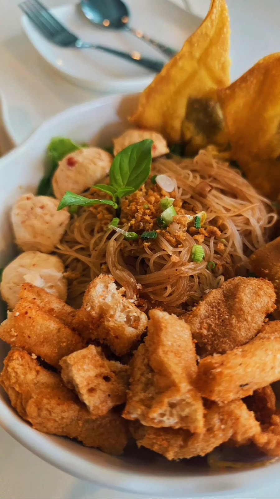 Tammang Sathorn-Charoenraj Isaan Vegan ตำมัง สาทร-เจริญราษฎร์ อีสาน เจ มังสวิรัติ วีแกน: food & drinks