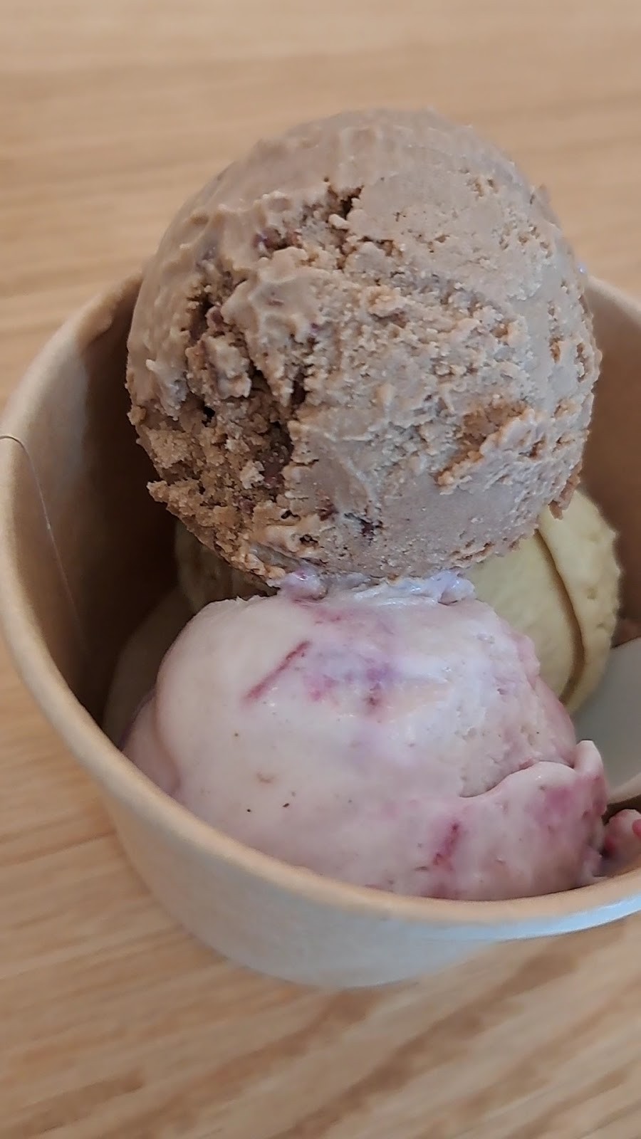 Honey's Ice Cream: food & drinks