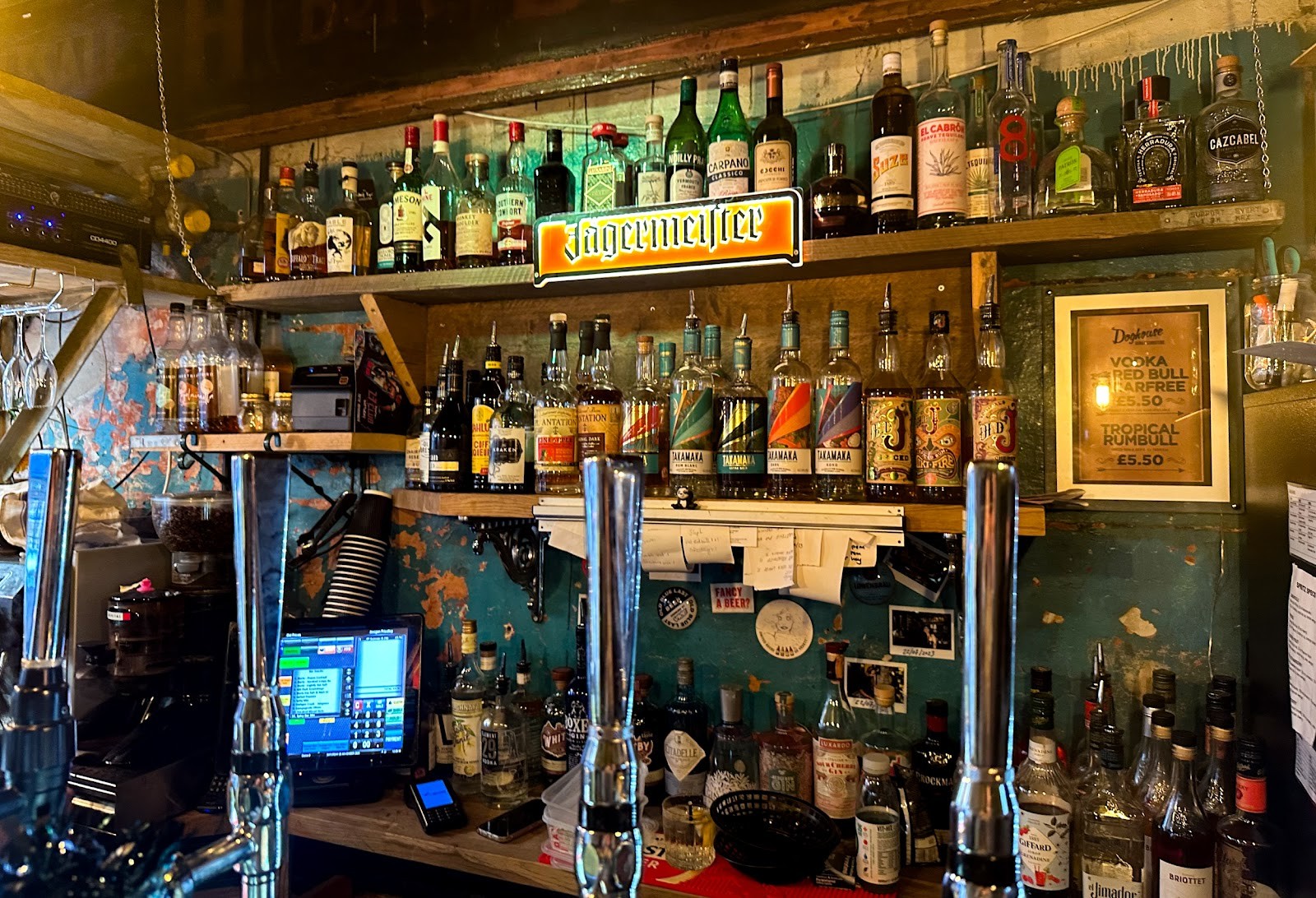 Doghouse Bar & Bagel Shop: the place