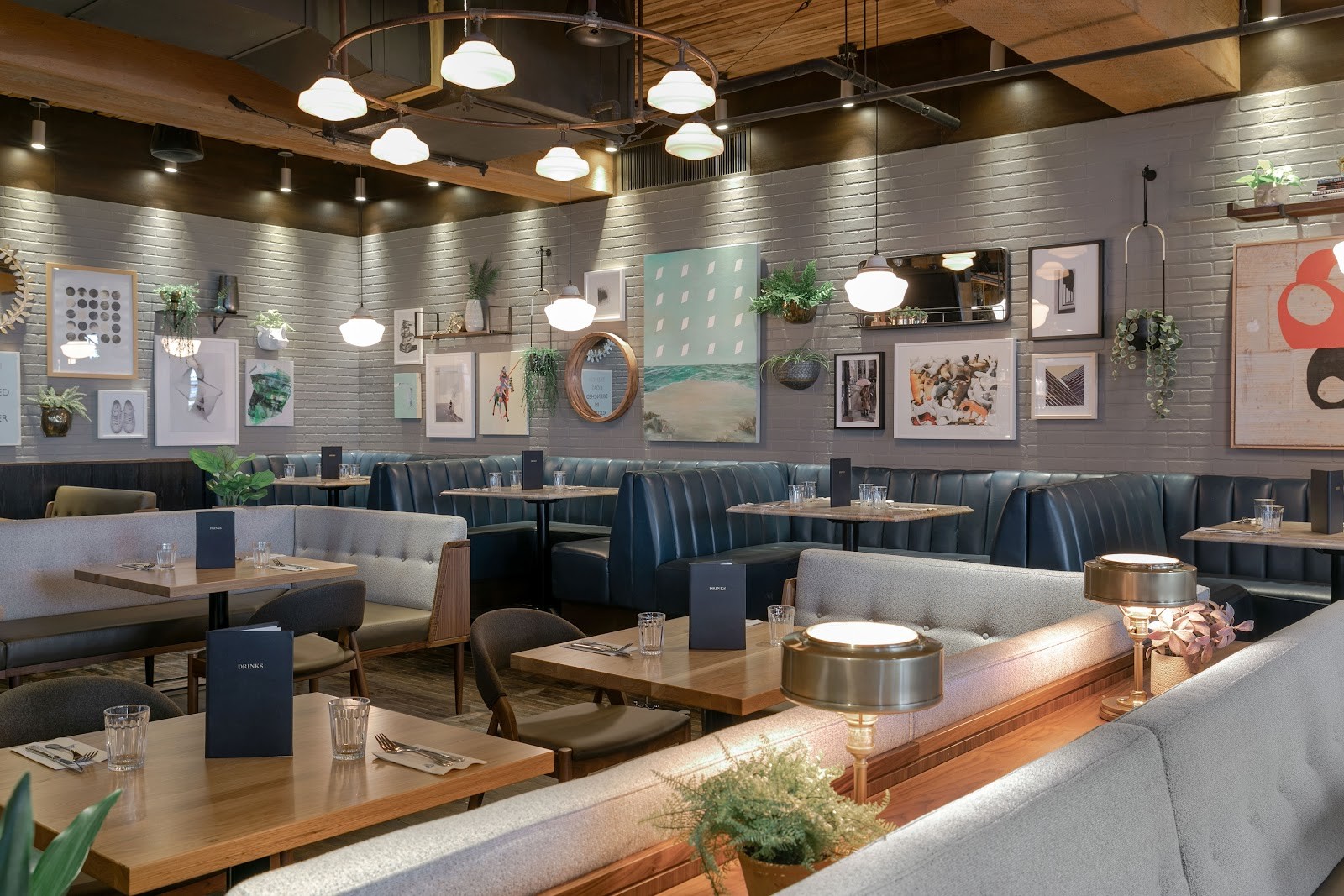 Earls Kitchen + Bar: the place