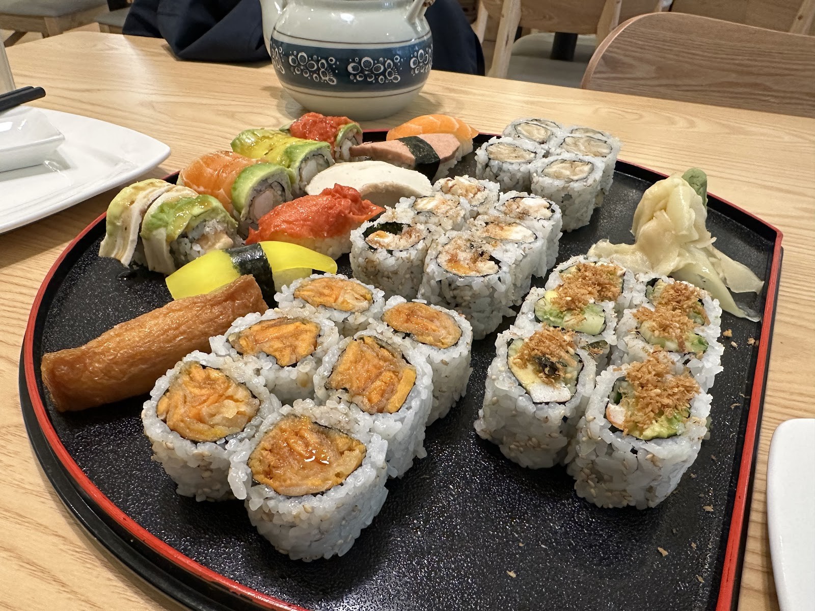 Tenon Vegan Sushi: food & drinks