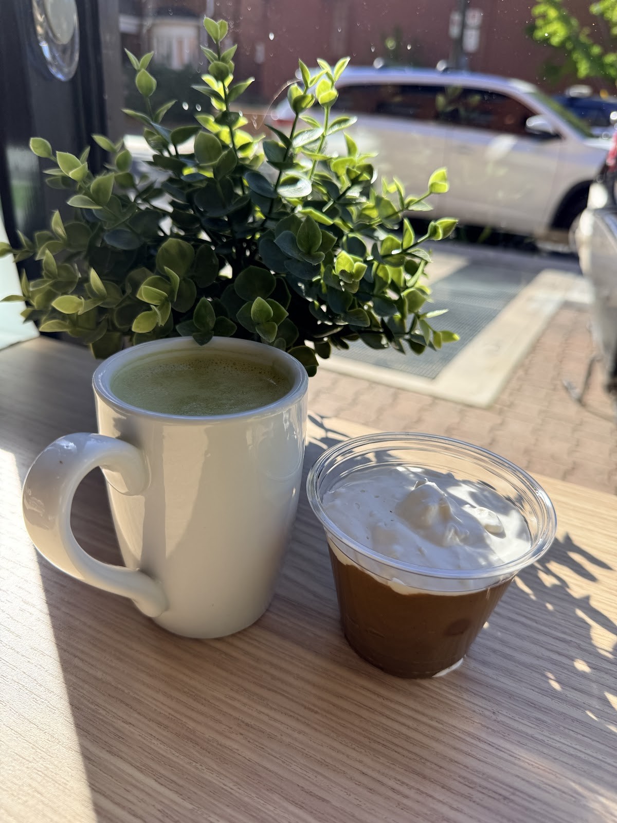 Lettuce Love Café: food & drinks