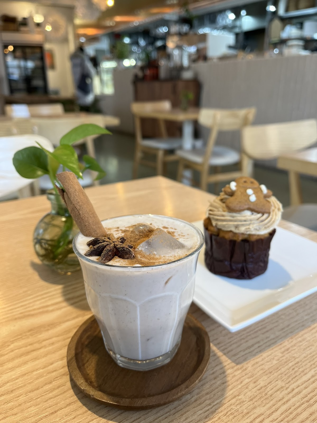 Plant Cafe Seoul (Yeonnam): food & drinks