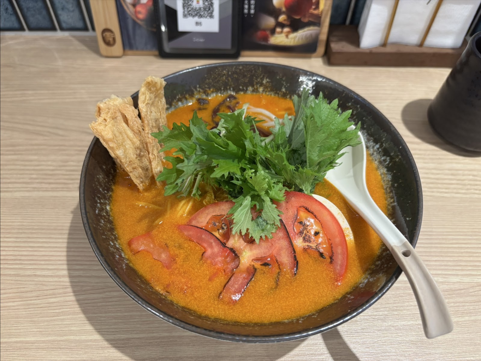 Root Ramen: food & drinks