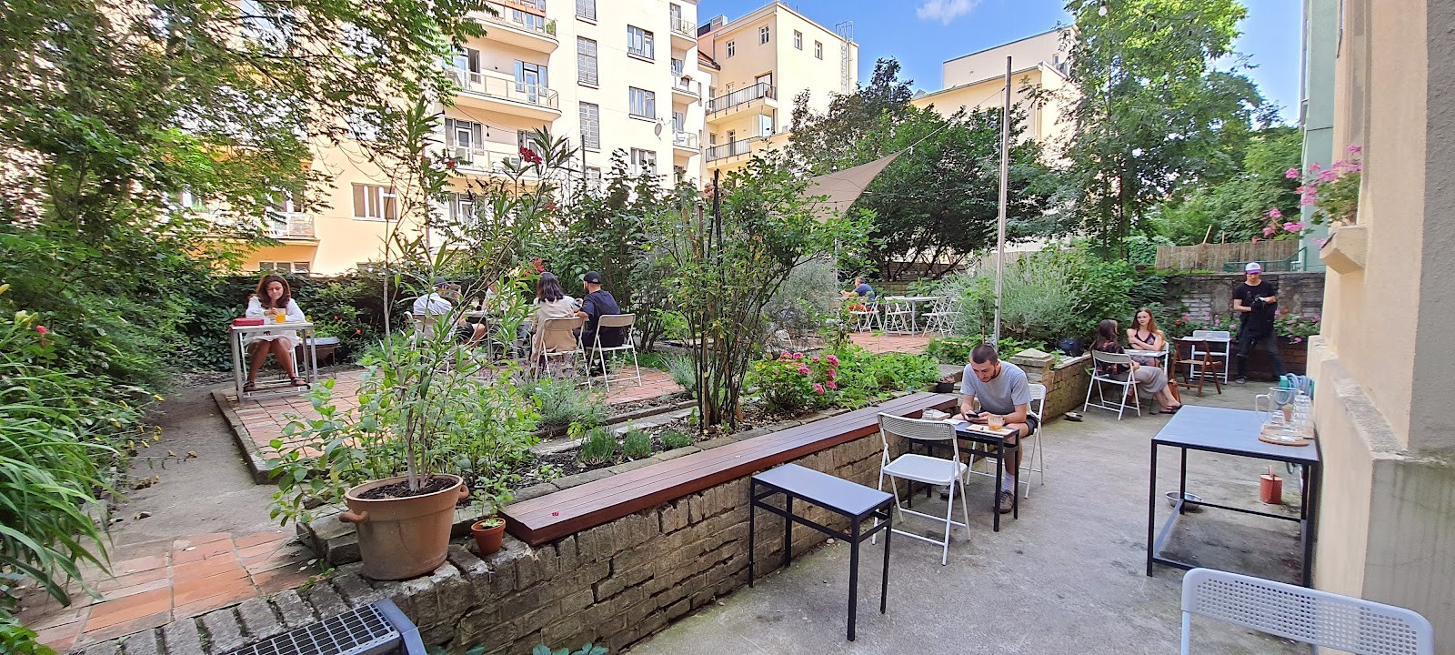 Café Tvaroh: the place