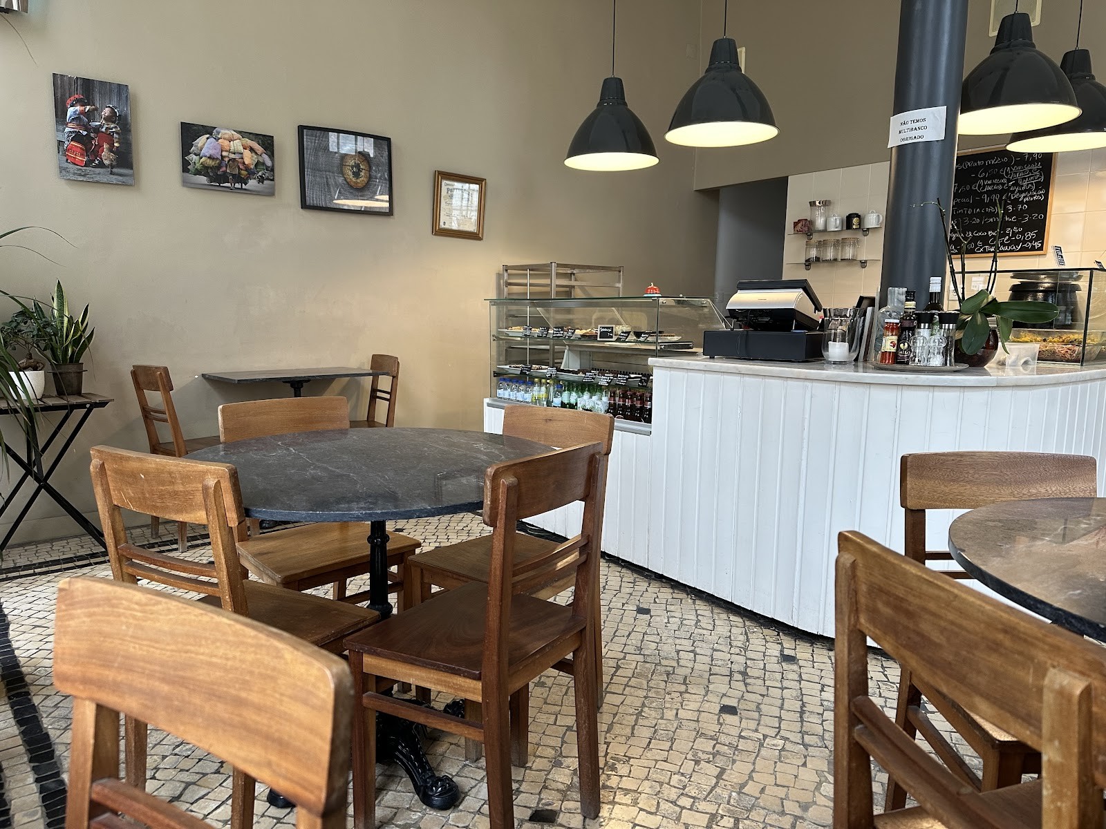 Alfarroba: the place