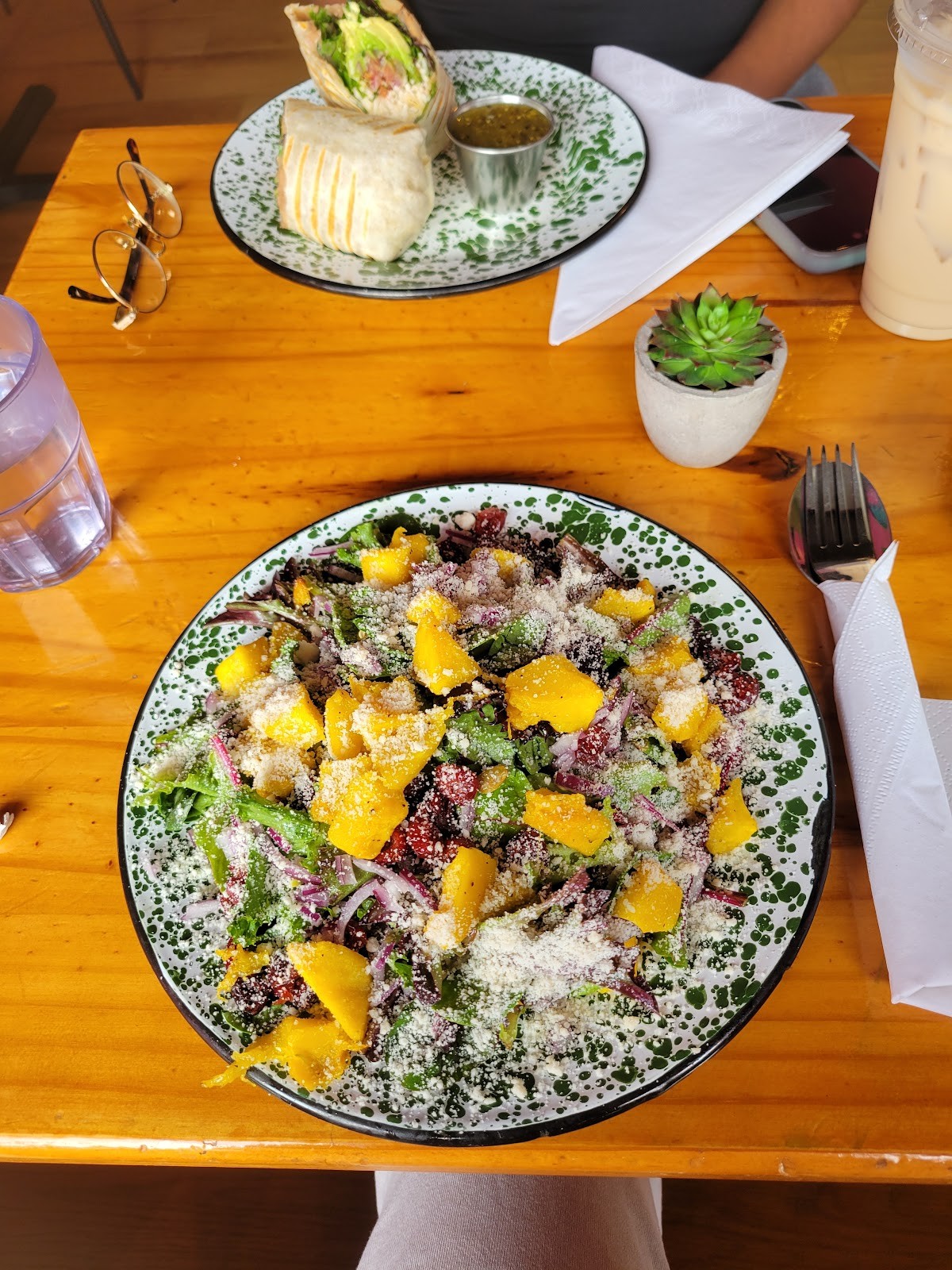 Cafe Mas: food & drinks