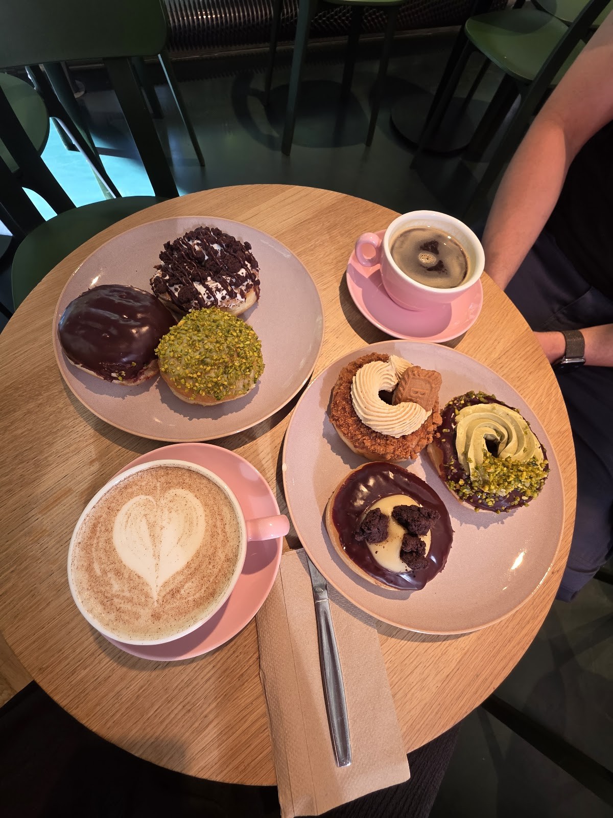 Brammibal's Donuts: food & drinks