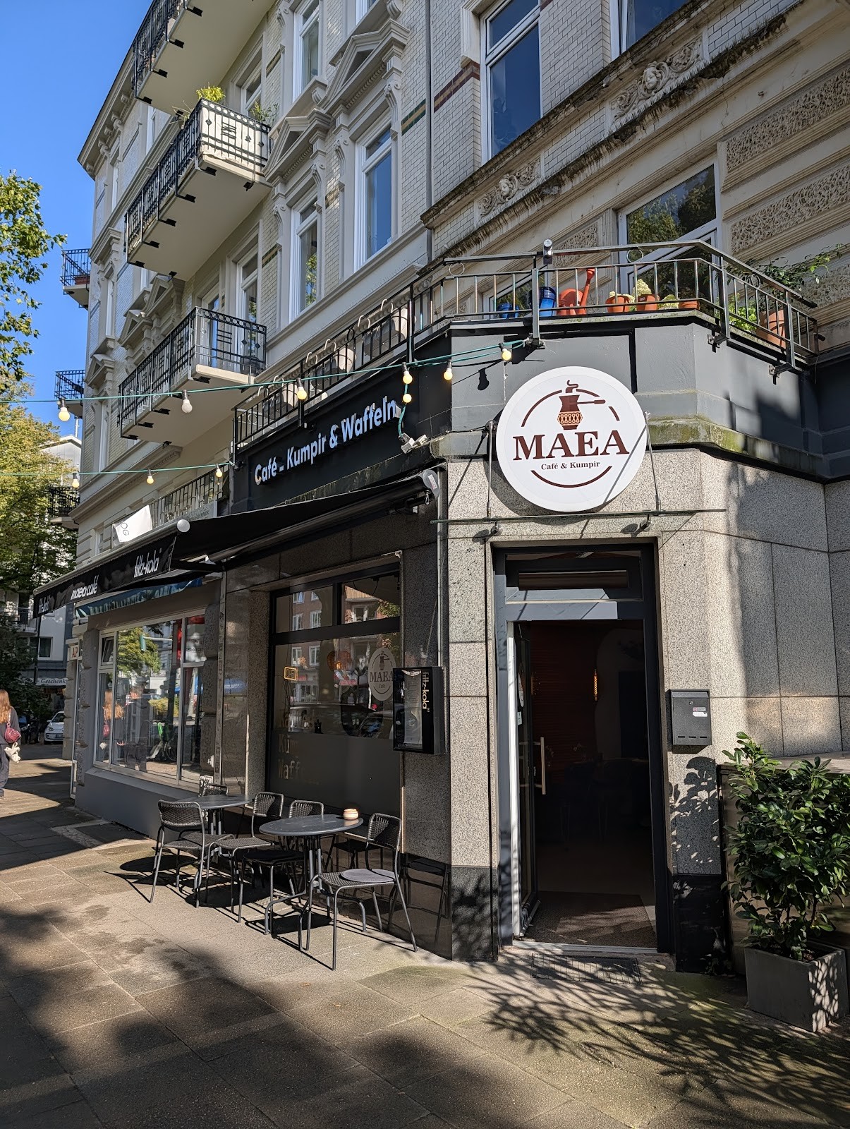 MAEA Café & Kumpir: the place
