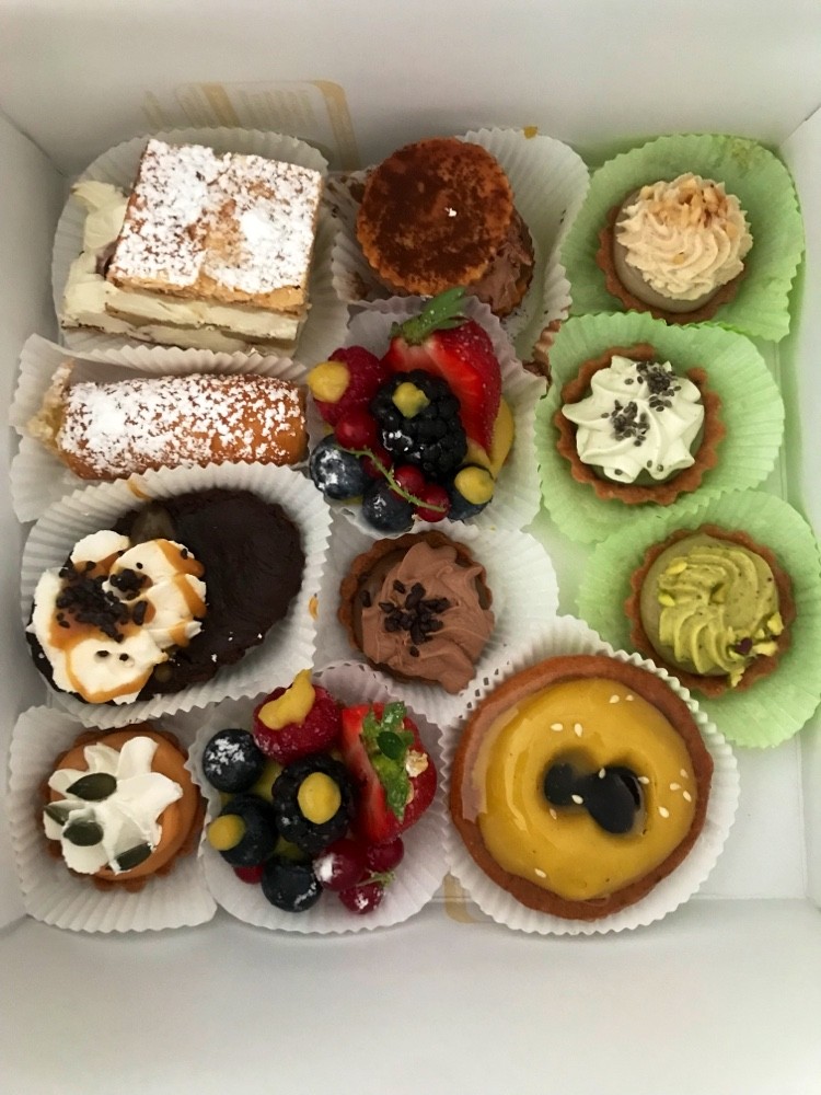Leccornie Pasticceria Vegana: food & drinks
