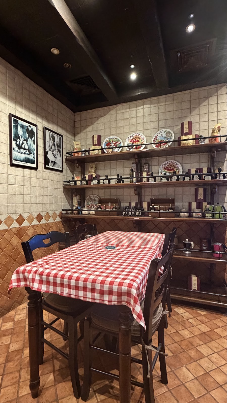 800PIZZA Marina Promenade - Marina Hotel Apartments: the place