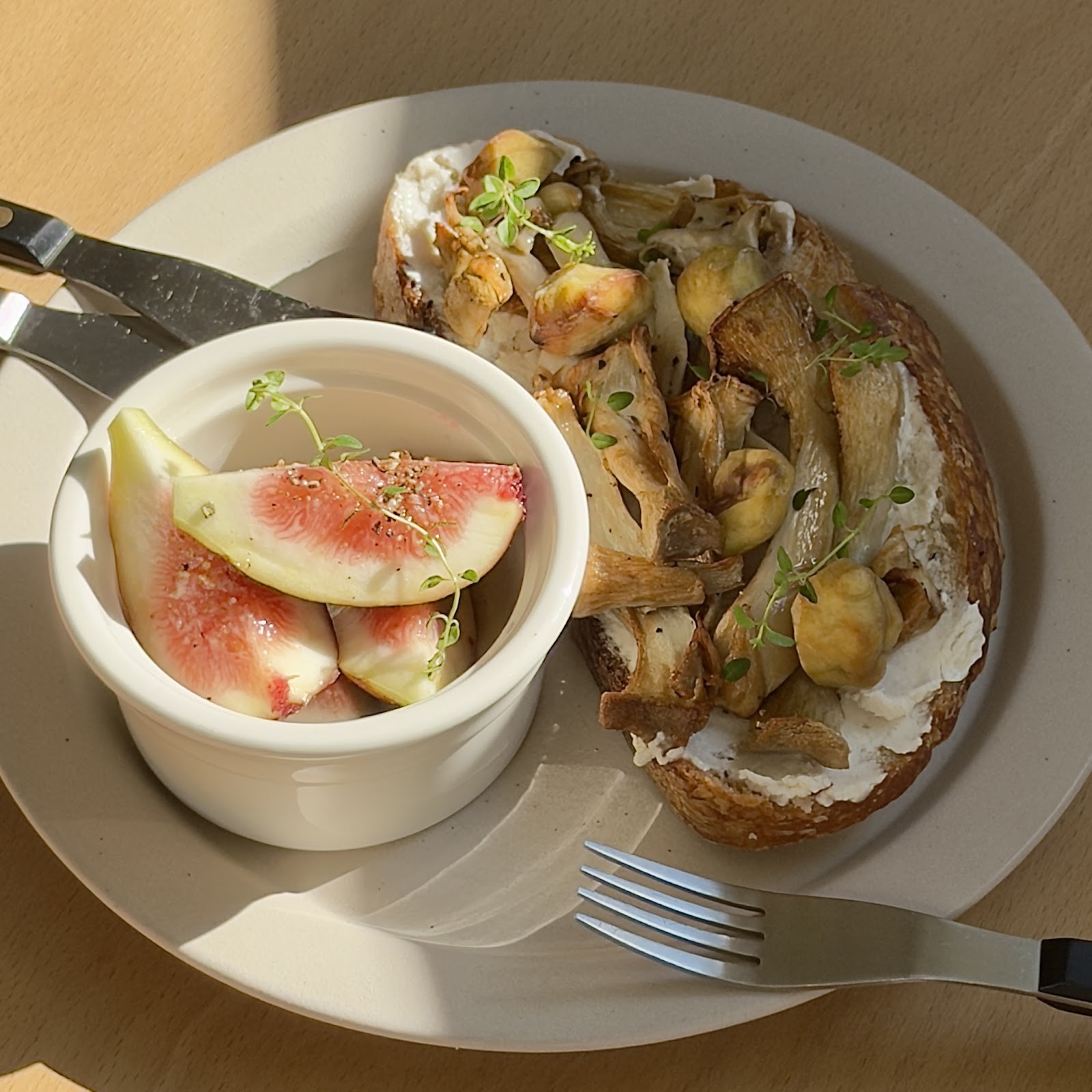 Forepeak Bakery: food & drinks
