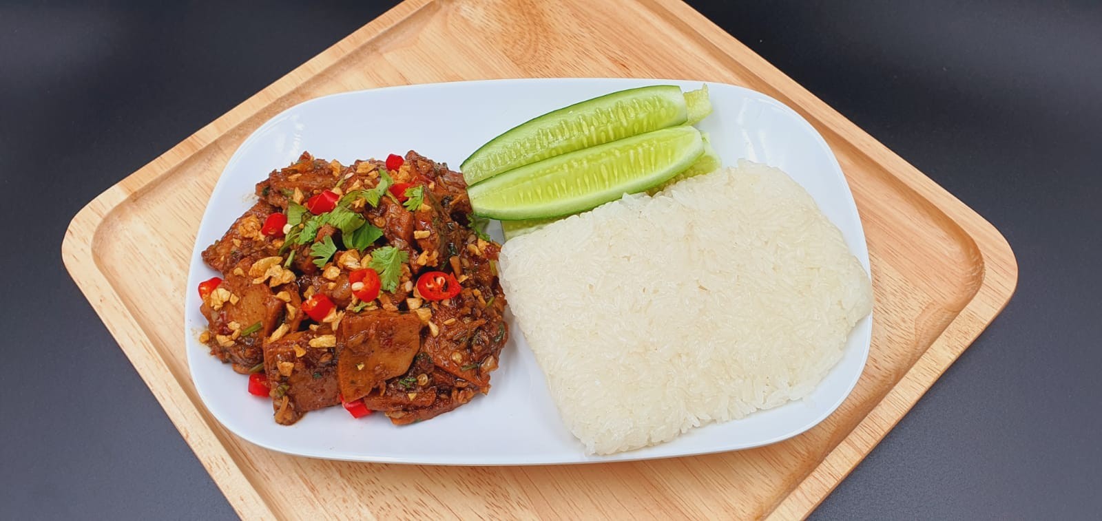 Nee's Kitchen: food & drinks