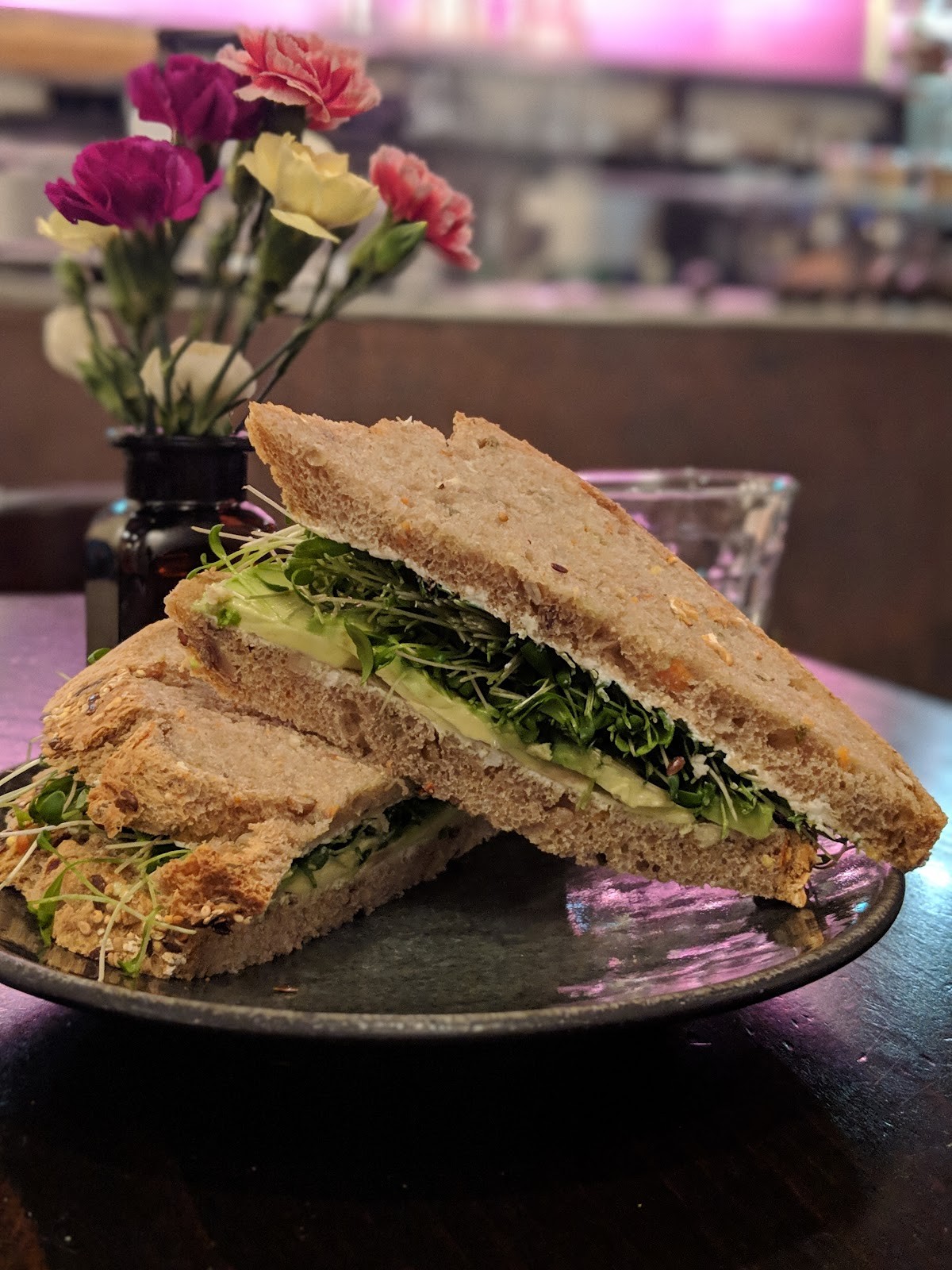Roots: food & drinks