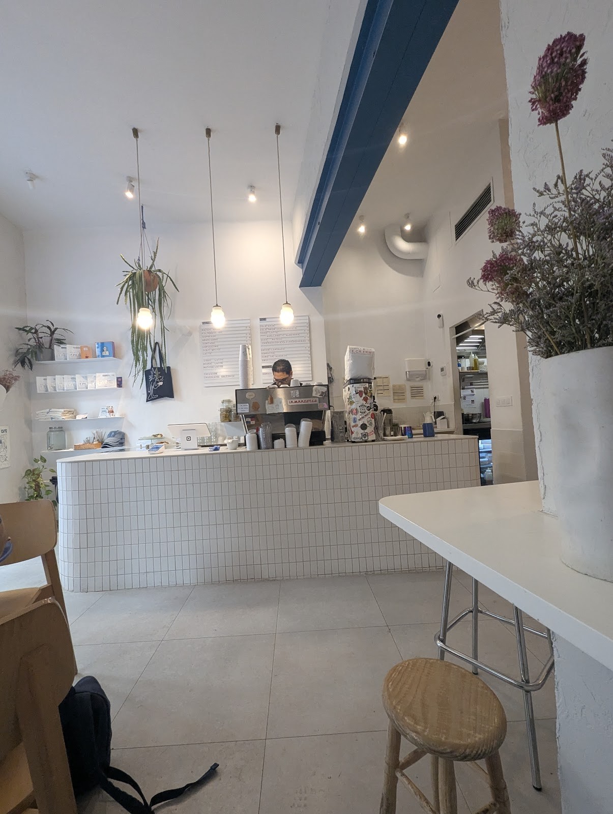 Etual Café: the place