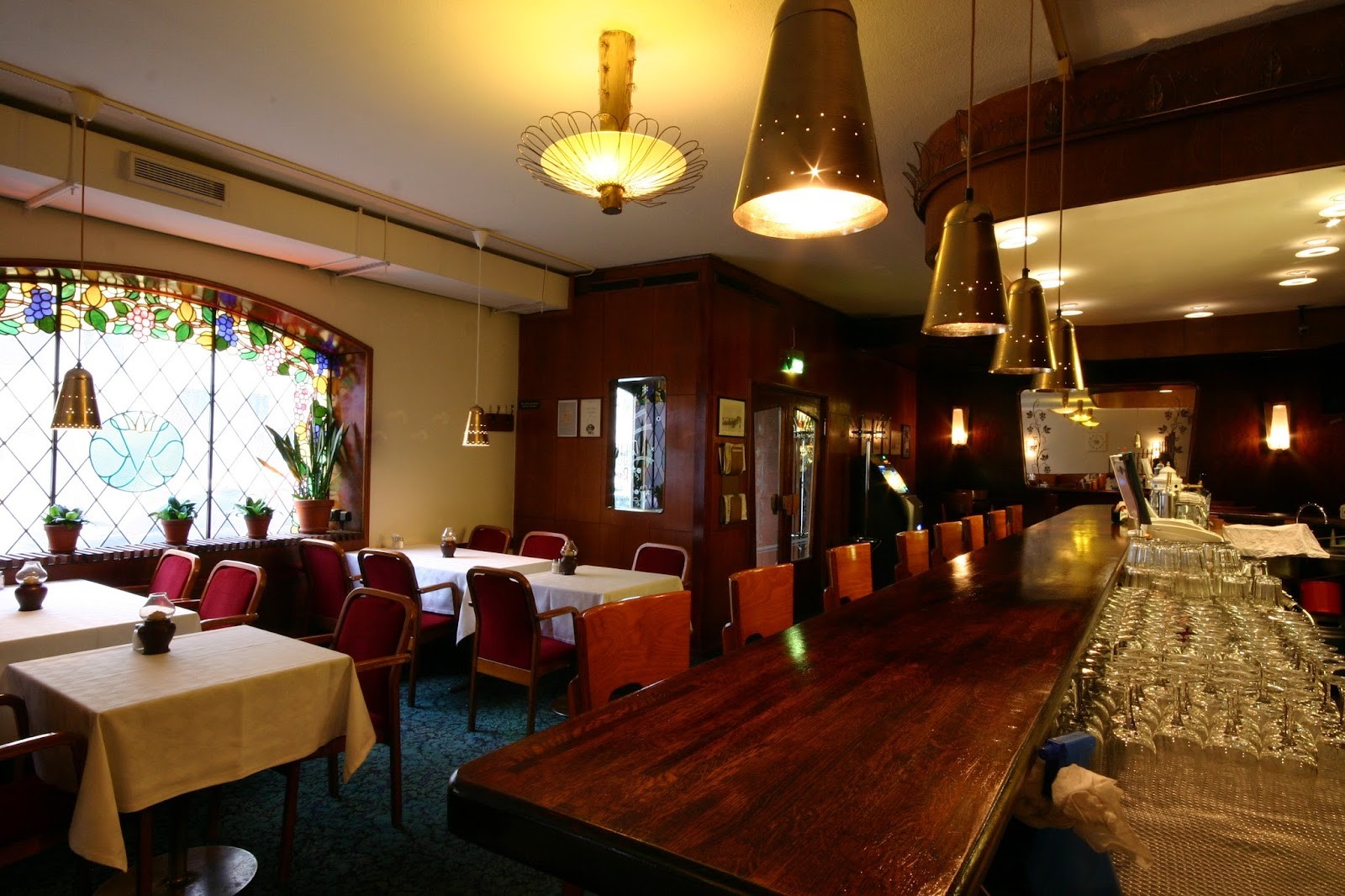 Ravintola Kolme Kruunua: the place