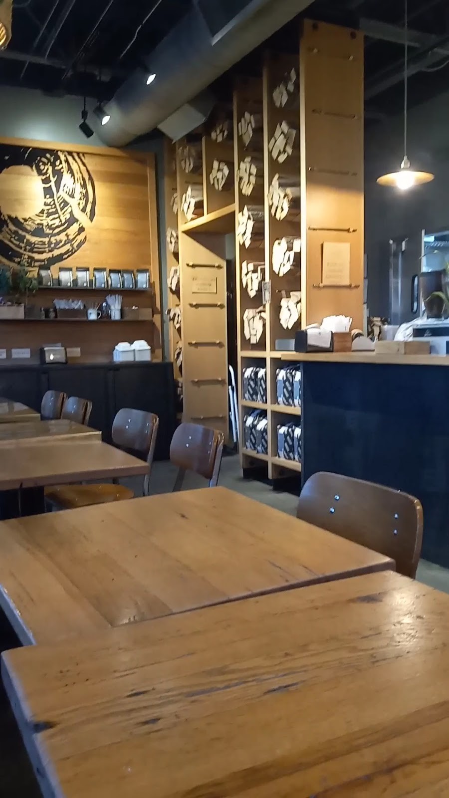 Woodgrain Bagel & Deli: the place